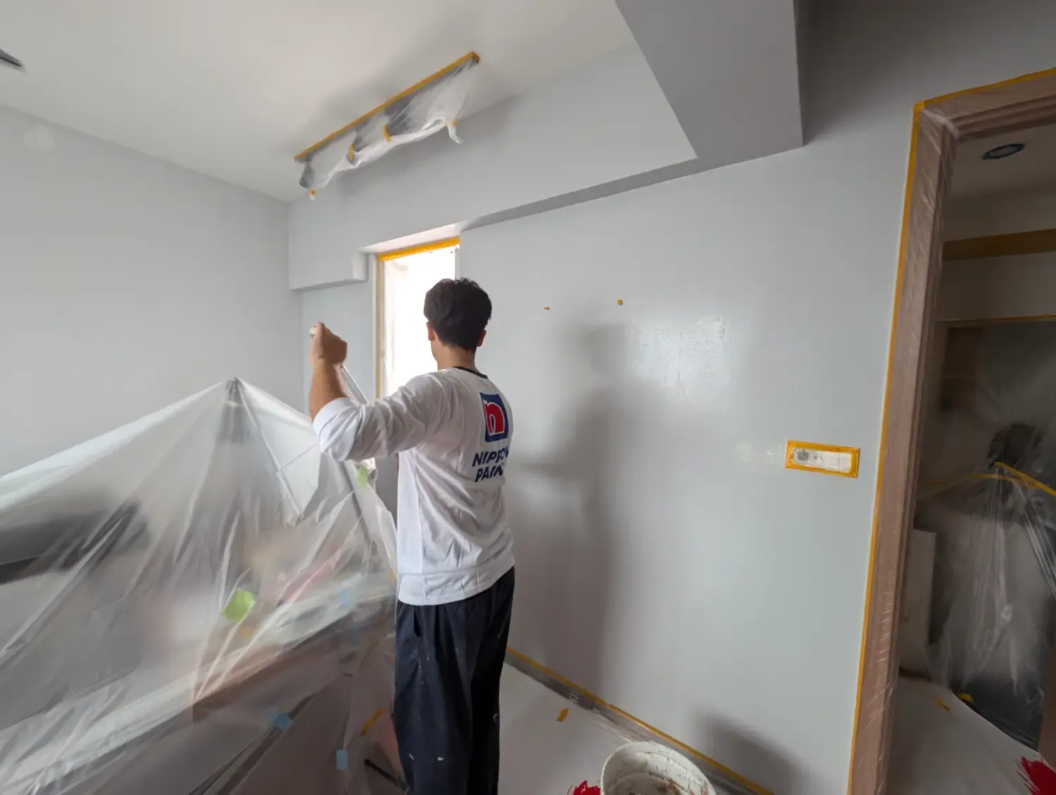 Applying the anti-fungal solution